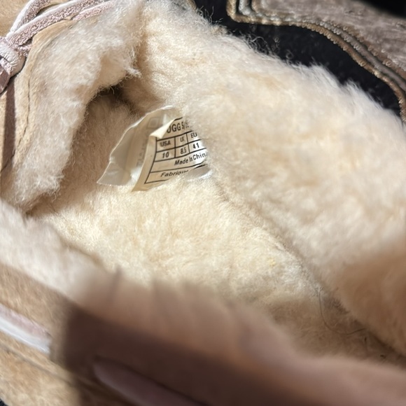 UGG Women Dakota Moccasin Slippers Tan suede size 10 US - Picture 4 of 7